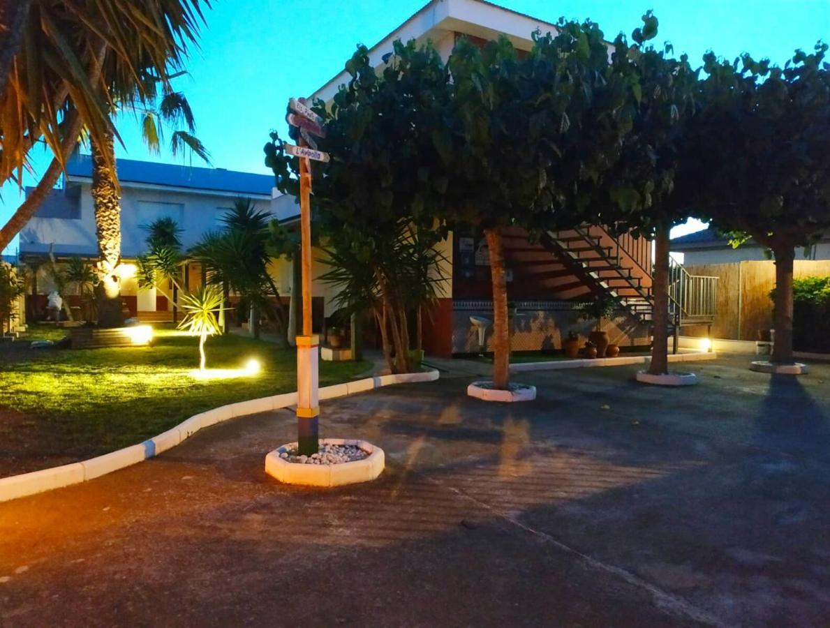 Casablanca El Petit Hotel Делтебре Екстериор снимка